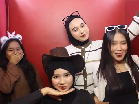 Momen pelanggan di SnapBox photobox SnapBox II nomor 5